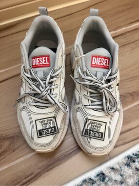 Diesel sneakers 👟